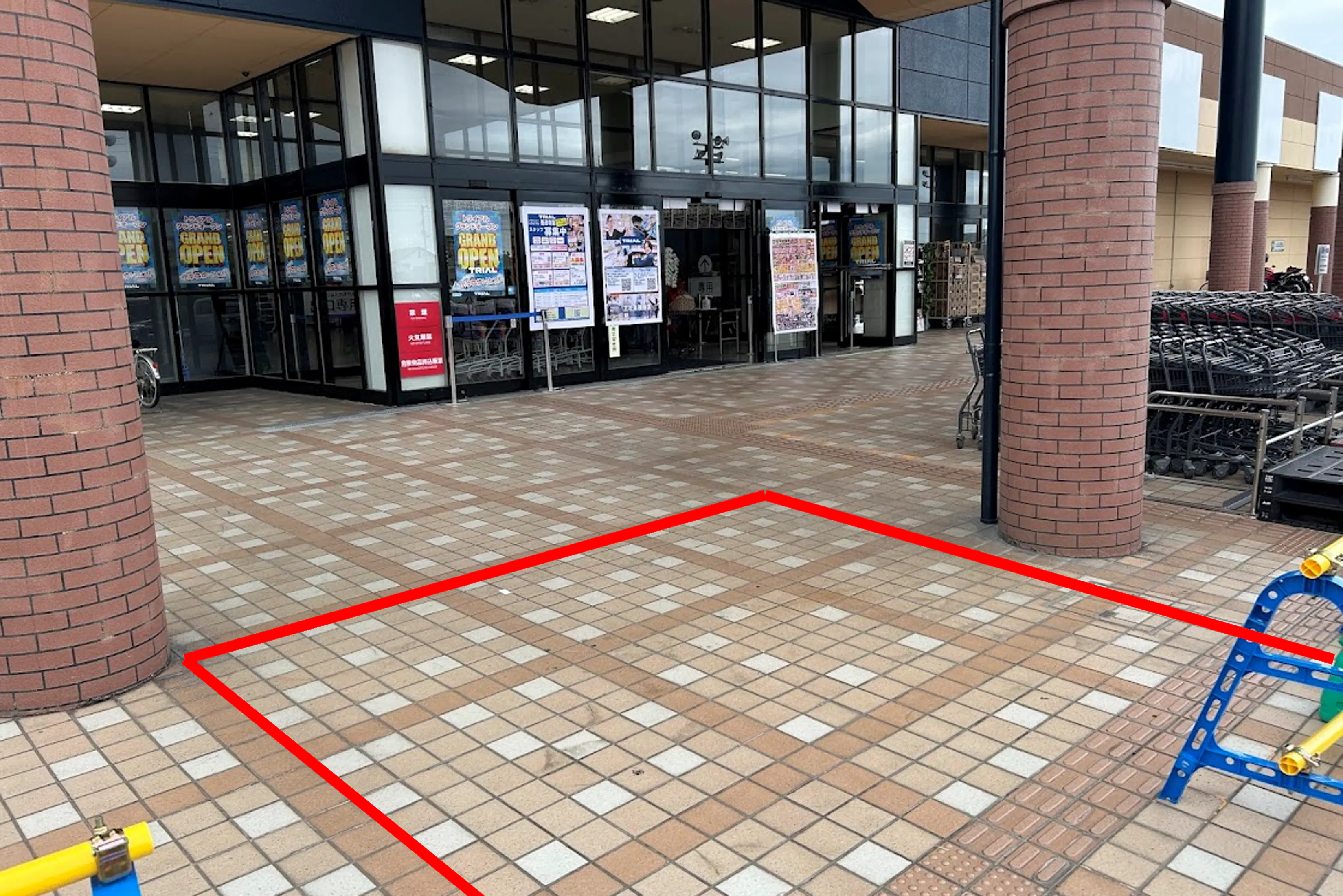 【メガセンタートライアル善通寺店】キッチンカー(調理営業)出店限定/屋外スペース(電源あり)