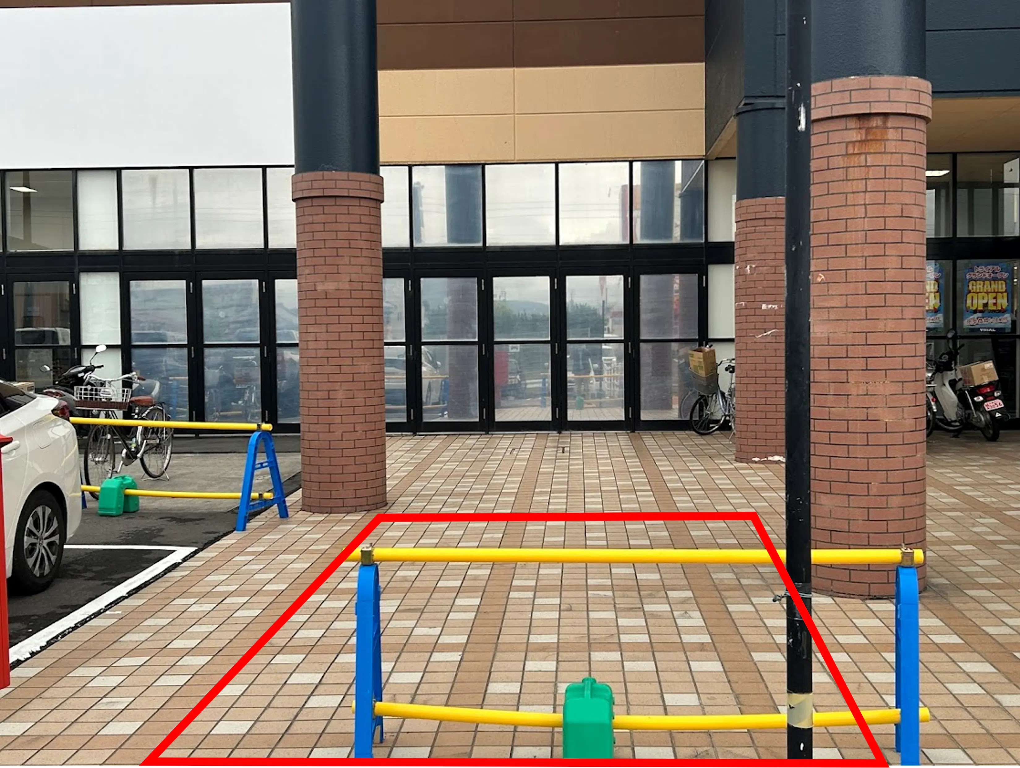 【メガセンタートライアル善通寺店】キッチンカー(調理営業)出店限定/屋外スペース(電源あり)