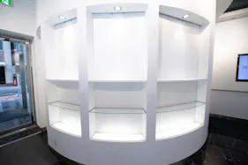 【銀座駅8分|新橋駅5分】路面ショールーム内の棚貸し販売スペース|美容・コスメ向け