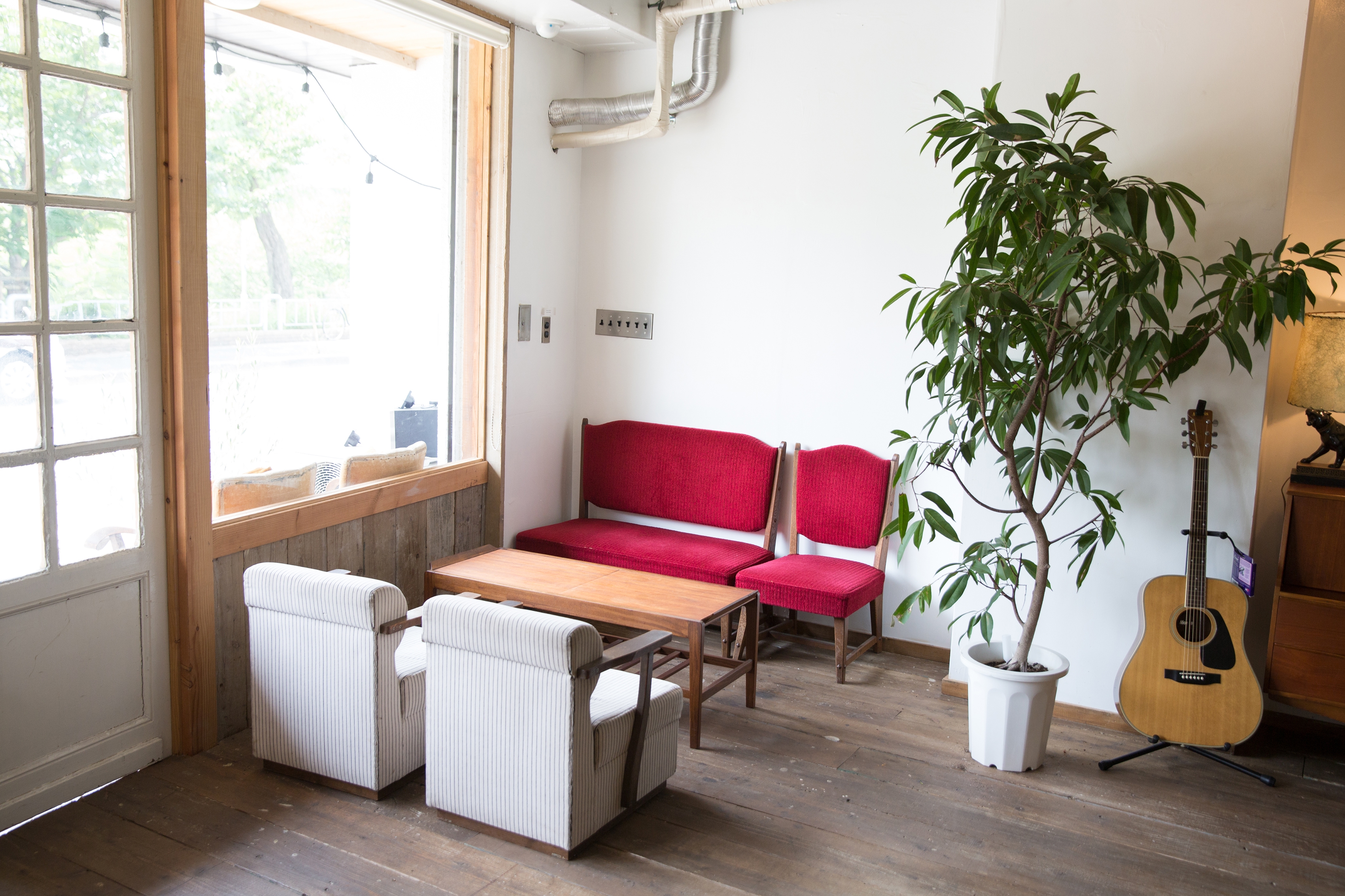 【天満橋駅5分】撮影やイベント利用などに最適、川沿いに面した1階のレンタルスペース