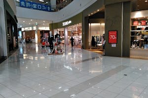 【イオンモール柏】各種プロモーションや物販、食物販のポップアップストアに最適な1F センターコート前通路スペース