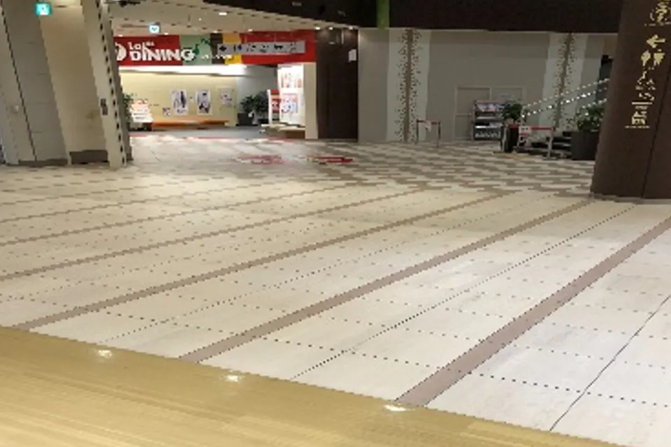 【ララガーデン川口】1階 プラザ①