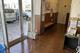 【オークワ美濃加茂】プロモーションに最適な風除室スペース