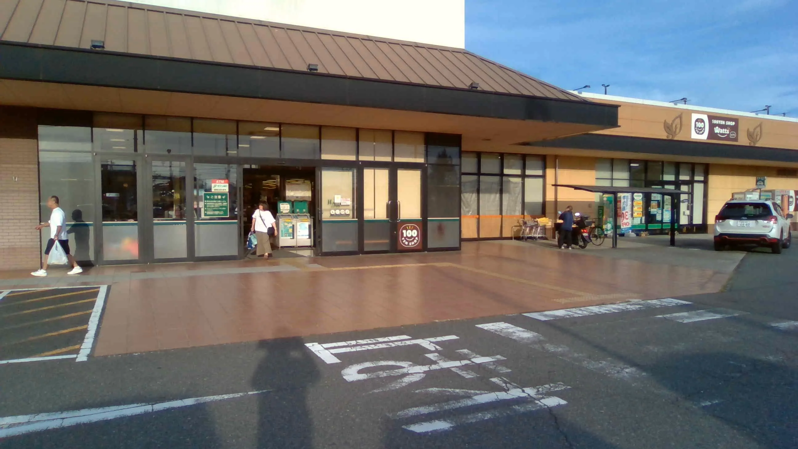 【天満屋ハピーズ倉敷中島店】正面入口 各種プロモーション、会員獲得イベントに最適な屋外催事イベントスペース