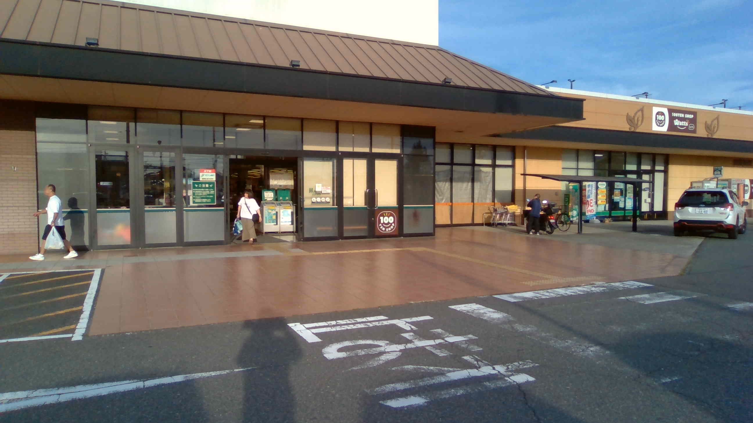 【天満屋ハピーズ倉敷中島店】正面入口 各種プロモーション、会員獲得イベントに最適な屋外催事イベントスペース