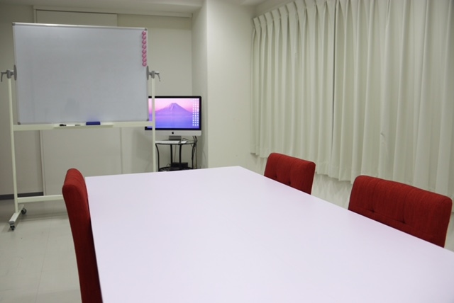 【新宿御苑前駅４分】セミナー・ワークショップ・フィッティング・ヘアメイクアップなど幅広く使えるスタジオスペース