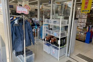 【フィッシングマックス武庫川店】キッチンカーやプロモーションに最適な風除室内のレンタルスペース