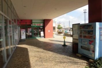 【イオンタウン金沢示野/③サイゼリヤ前】乗用車の車両展示会やプロモーション催事に適した屋外イベントスペース(屋根あり)