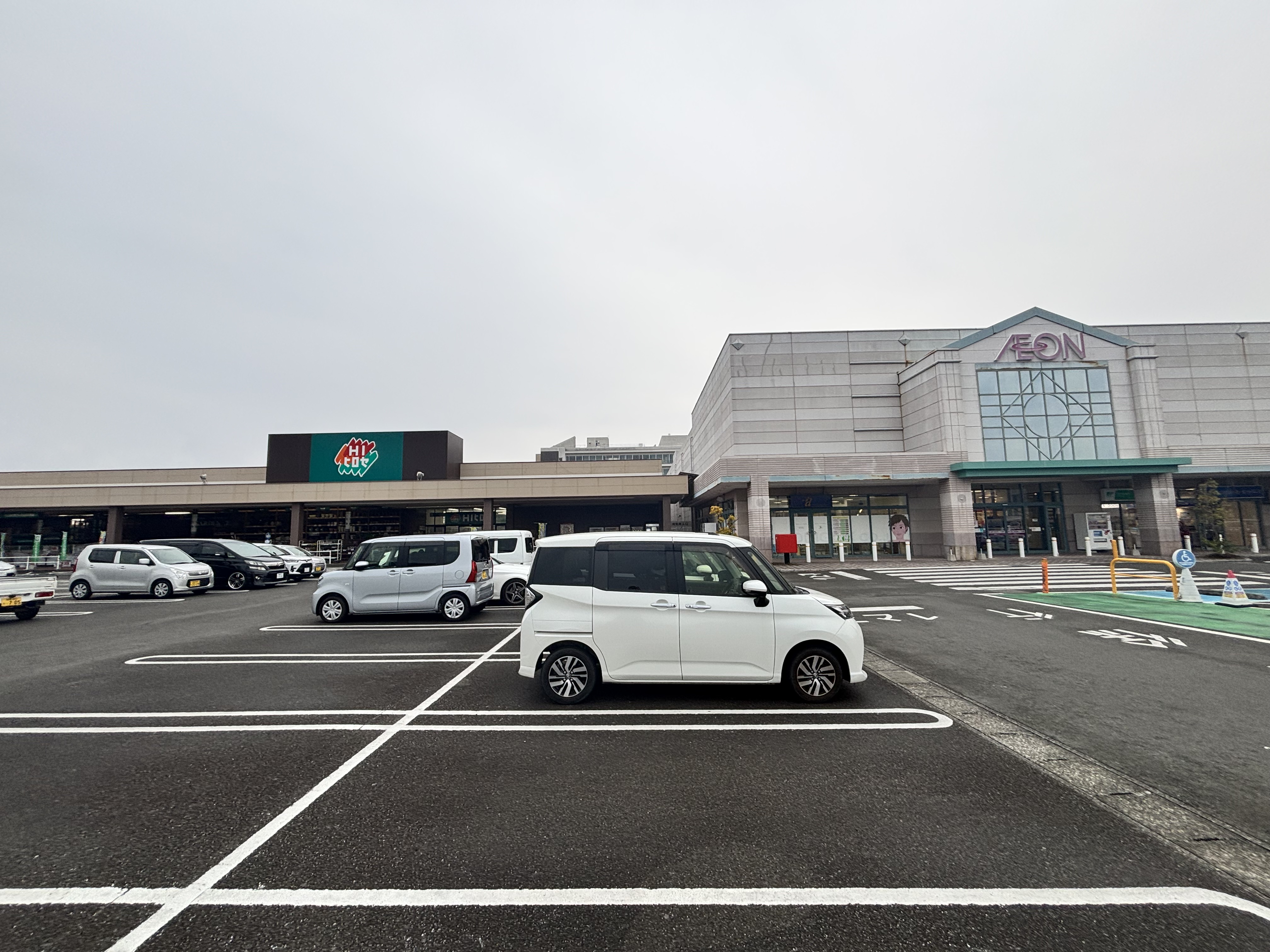 【HIヒロセホームセンター日向店】プロモーションイベントに最適なホームセンター内の入口付近屋内スペース