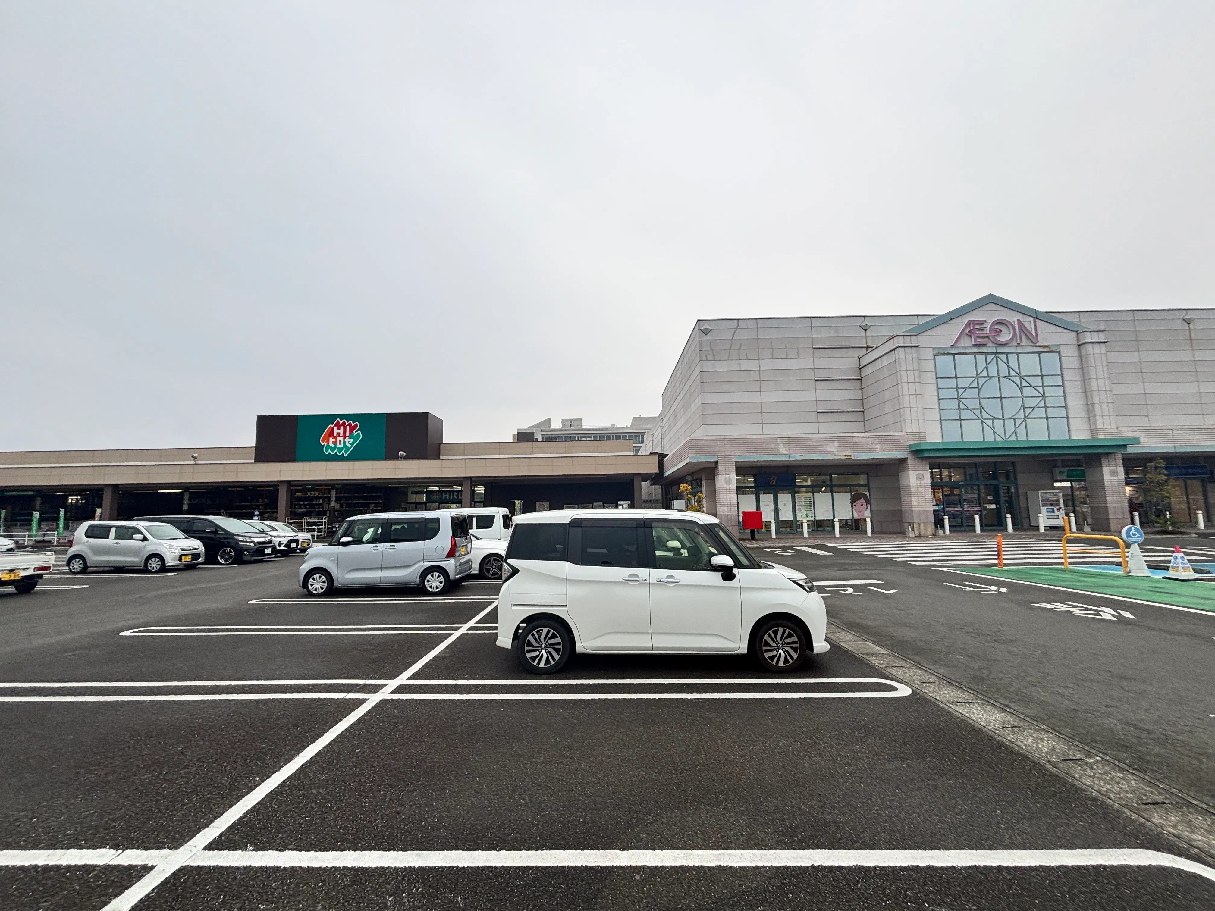 【HIヒロセホームセンター日向店】プロモーションイベントに最適なホームセンター内の入口付近屋内スペース