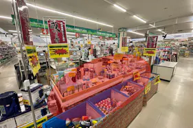 【HIヒロセホームセンター日向店】プロモーションイベントに最適なホームセンター内の入口付近屋内スペース