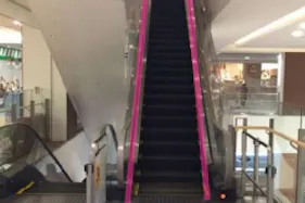 【イオンモールKYOTO】モール内広告 エスカレーター