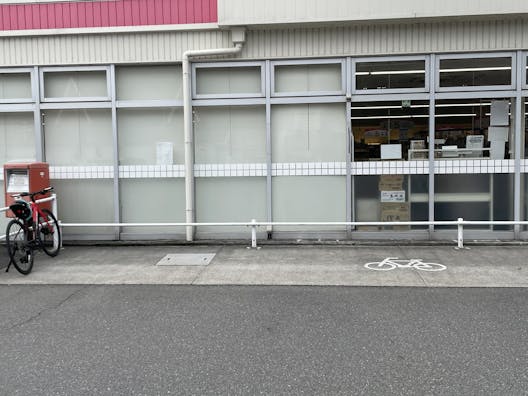 【マルキュウ川西店】プロモーションイベントに最適なスーパーの屋外（駐輪場）イベントスペース