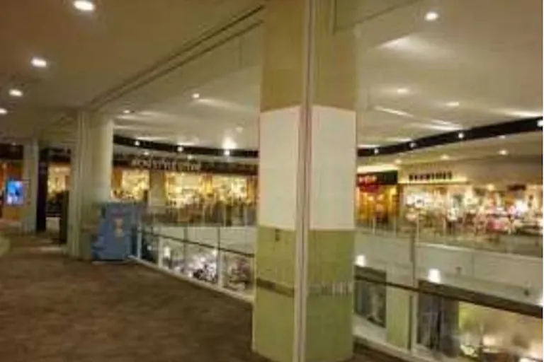 【イオンモール天童】モール内広告 柱巻きの画像1