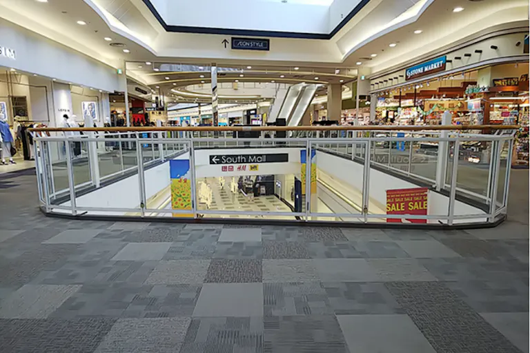 【イオンモール宮崎】東Bブリッジ(TOKYOシャツ前西側)の画像1