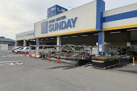 【サンデー須賀川店】屋外駐車場 キッチンカーの出店に最適なホームセンター内駐車場の屋外イベントスペース