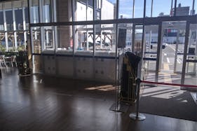 【サンデー仙台卸町店】店内エントランス 食物販やプロモーション等の出店に最適なホームセンター店内のイベントスペース