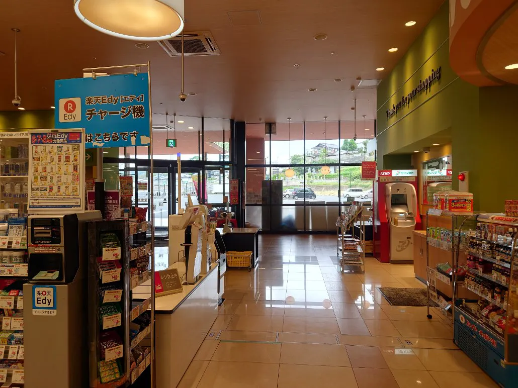【天満屋ハピーズ小田中店】入口横（イートインコーナー） 各種プロモーション、会員獲得イベントに最適な屋内催事イベントスペース