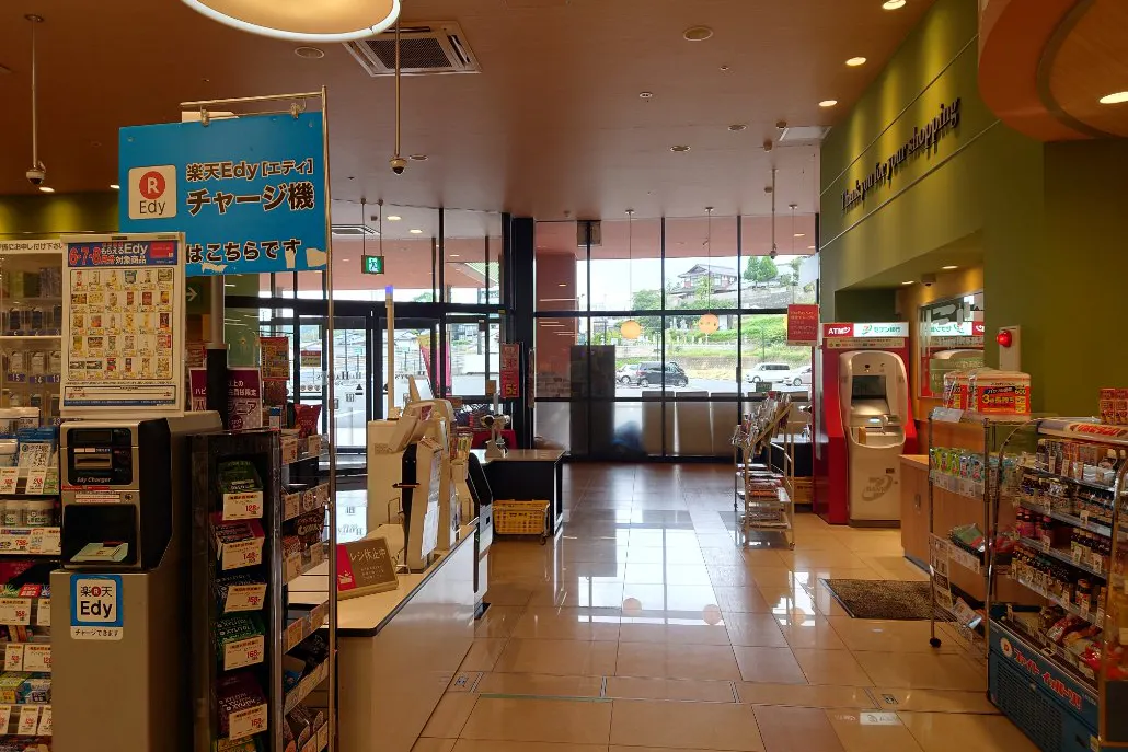 【天満屋ハピーズ小田中店】入口横(イートインコーナー) 各種プロモーション、会員獲得イベントに最適な屋内催事イベントスペース