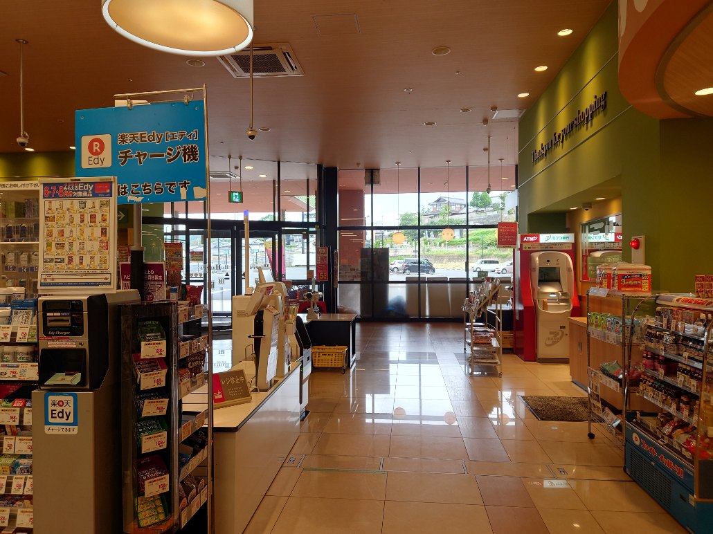 【天満屋ハピーズ小田中店】入口横（イートインコーナー） 各種プロモーション、会員獲得イベントに最適な屋内催事イベントスペース
