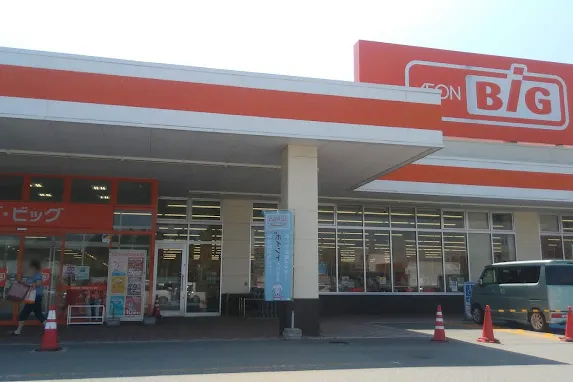 【ザ・ビッグ尾花沢店】各種プロモーションイベントに最適な店舗風除室にあるイベントスペース