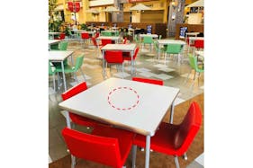 【イオンモール大牟田】モール内広告 フードコートテーブルシール