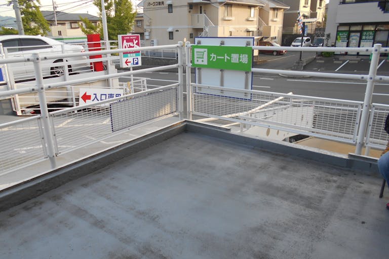 【アルク秋月店】プロモーションイベントに最適なスーパーの店頭軒下イベントスペースの画像1