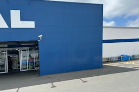 【スーパーセンタートライアルおいらせ店】【ポーチ前:右側(L)】キッチンカー(調理営業)出店限定/屋外 Ⓑキッチンカースペース