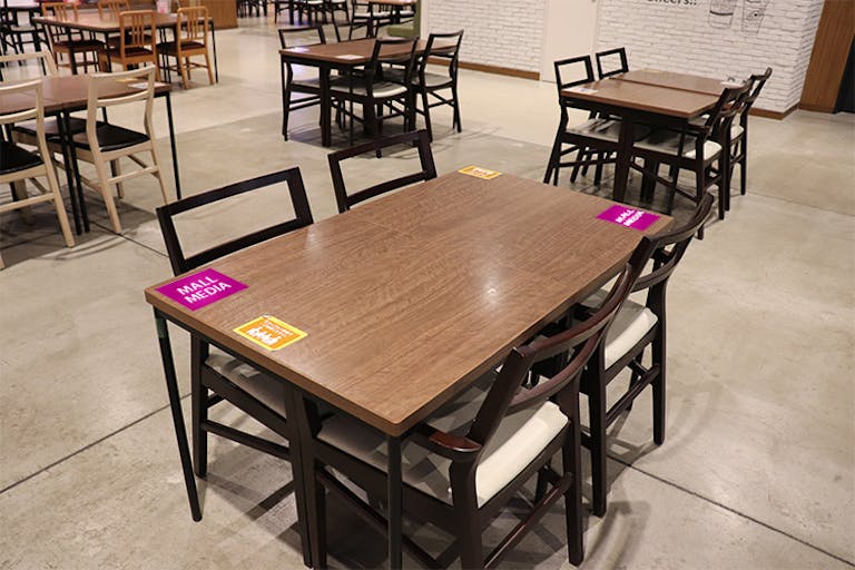 【イオンモール日の出】フードコートテーブルステッカーの画像1