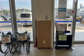 【スーパーセンターオークワ可児坂戸】プロモーションに最適な風除室スペース