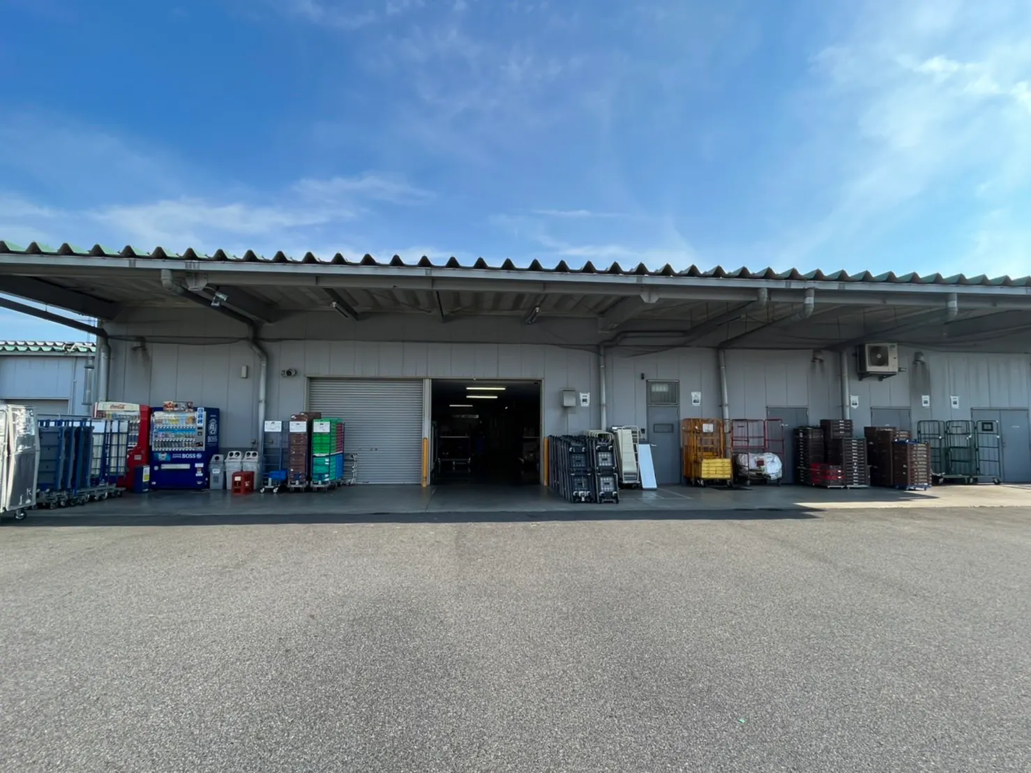 【スーパーセンターオークワ可児坂戸】プロモーションに最適な風除室スペース