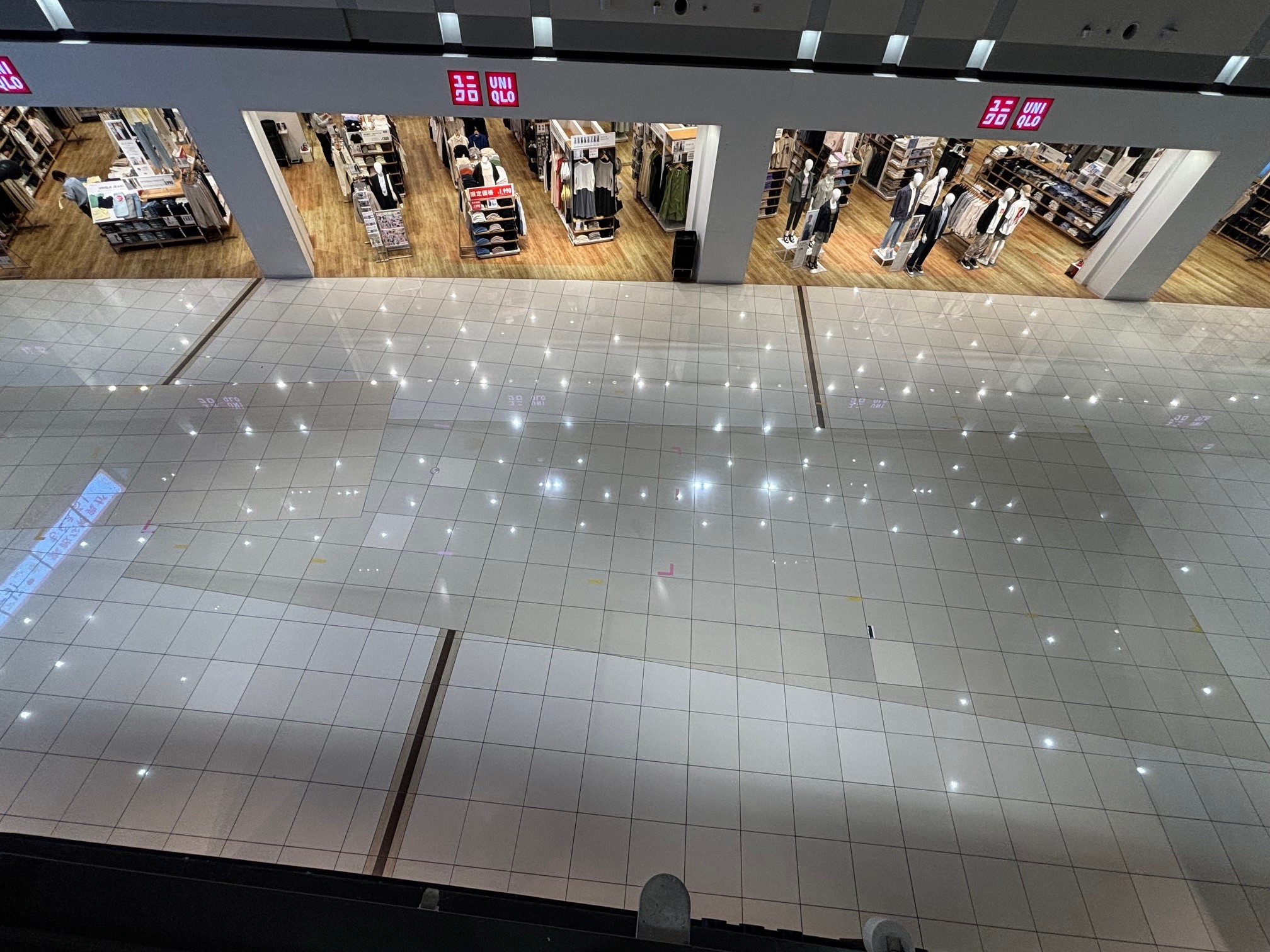 【イオンモール四條畷】ユニクロ前