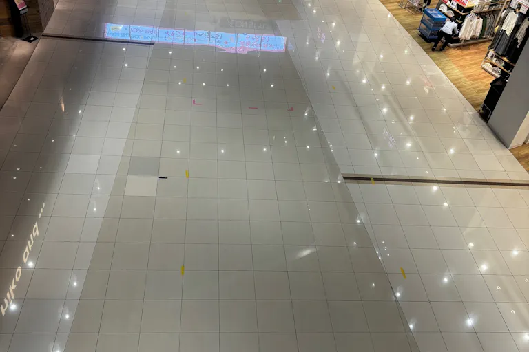 【イオンモール四條畷】⑧ 1階 ユニクロ前の画像3