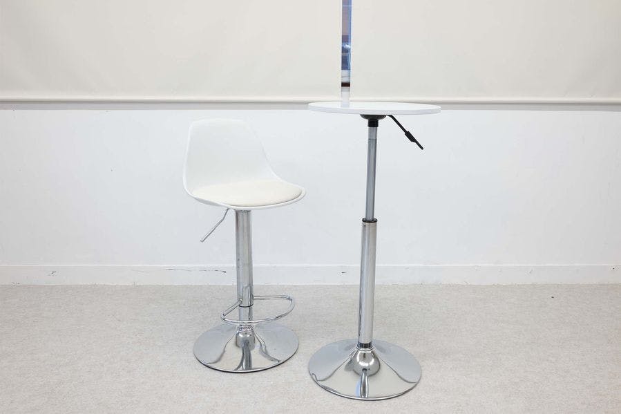 【神田駅1分】展示会、販売会にも適した70㎡ の広いレンタルスペース