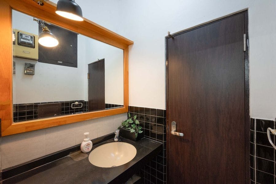 【神田駅1分】展示会、販売会にも適した70㎡ の広いレンタルスペース