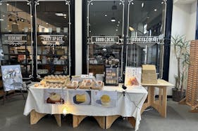 【TSUTAYA さくらの森店】販促イベントや物販に最適な風除室イベントスペース