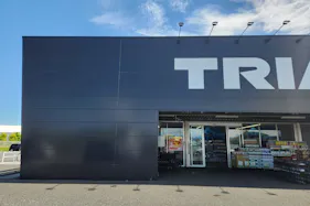 【メガセンタートライアル上里店】食物販やプロモーションの出店が可能な屋外スペース