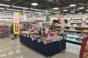 【西友 南新屋店】1Fサービスカウンター前ギフト売場 プロモーション用途や物販、食物販のポップアップストアに最適なスーパー店内催事イベントスペース