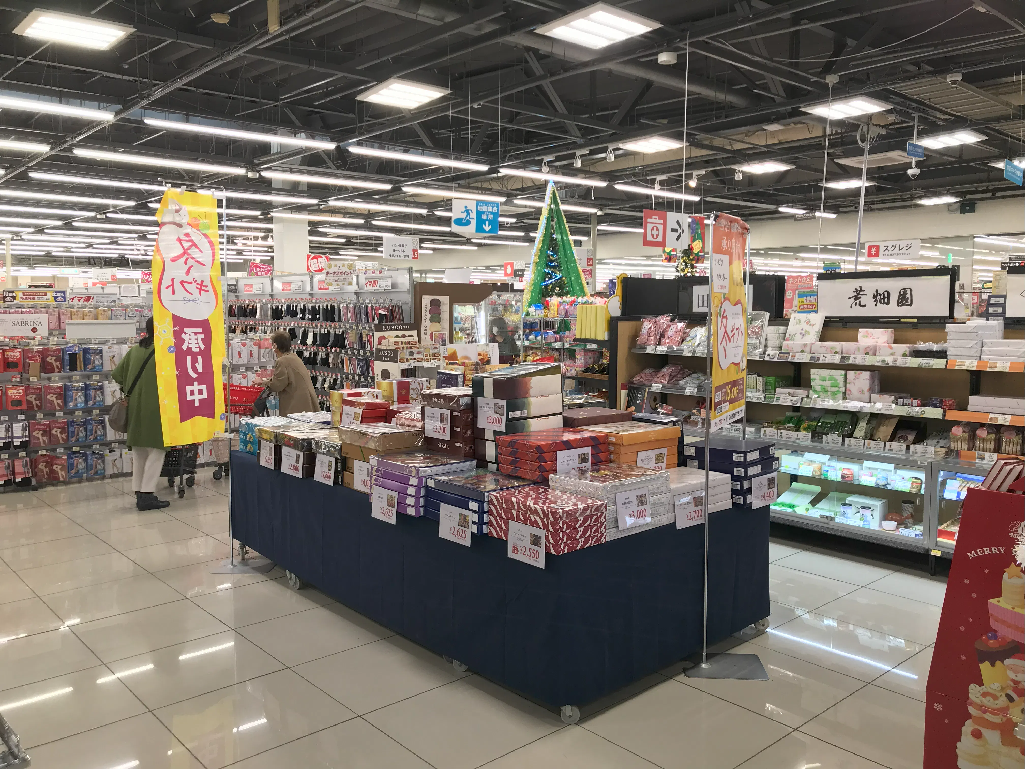 【西友　南新屋店】1Fサービスカウンター前ギフト売場　プロモーション用途や物販、食物販のポップアップストアに最適なスーパー店内催事イベントスペース