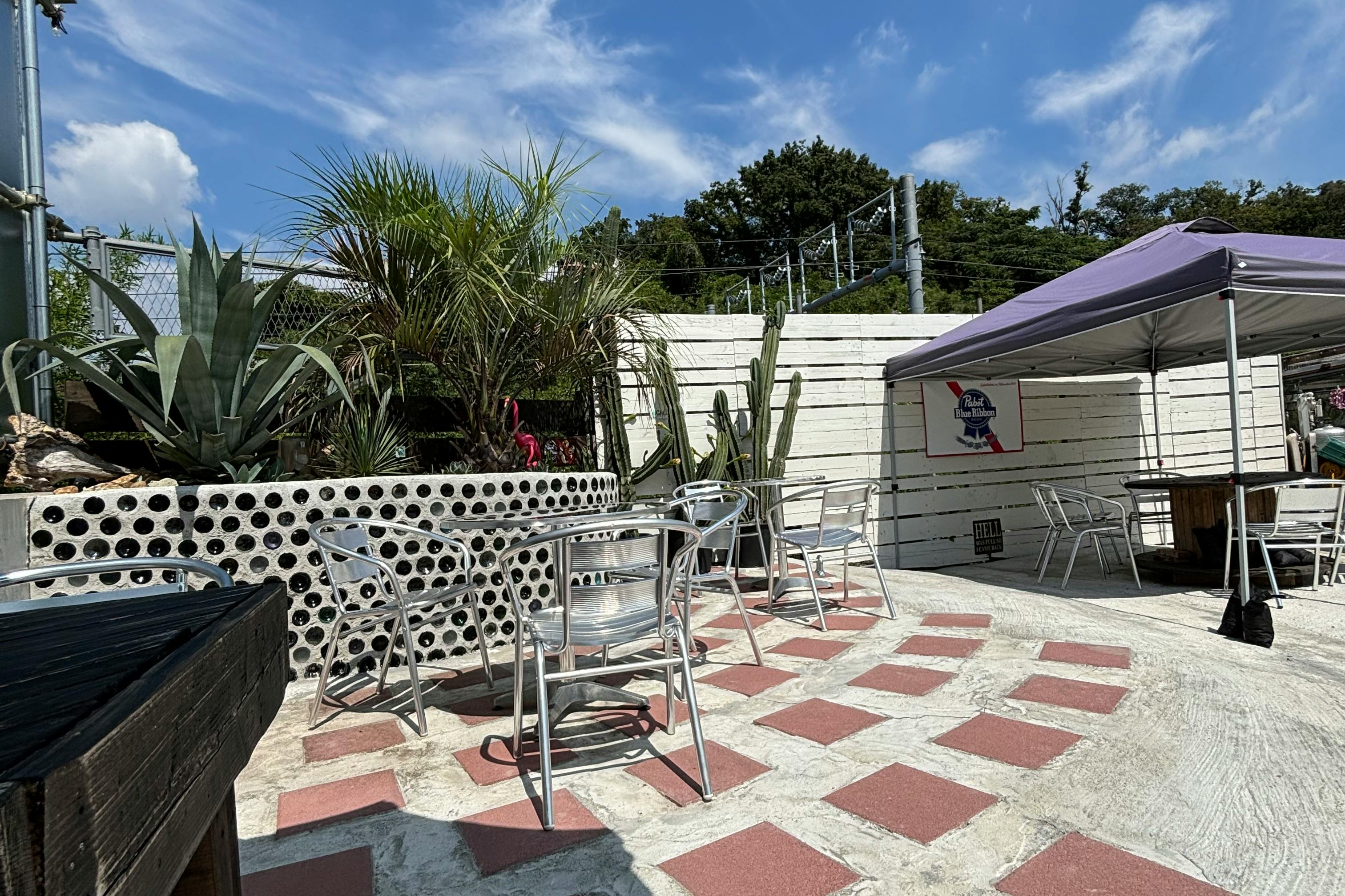 【横浜市神奈川区羽沢町】ポップアップストアや撮影に適したアメリカ風の雰囲気が漂う屋外スペース