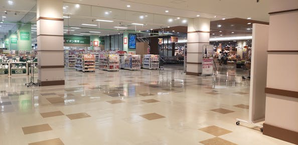 【イオン京都洛南SC】各種プロモーションや物販、食物販のポップアップストアに最適な正面入口前イベントスペース
