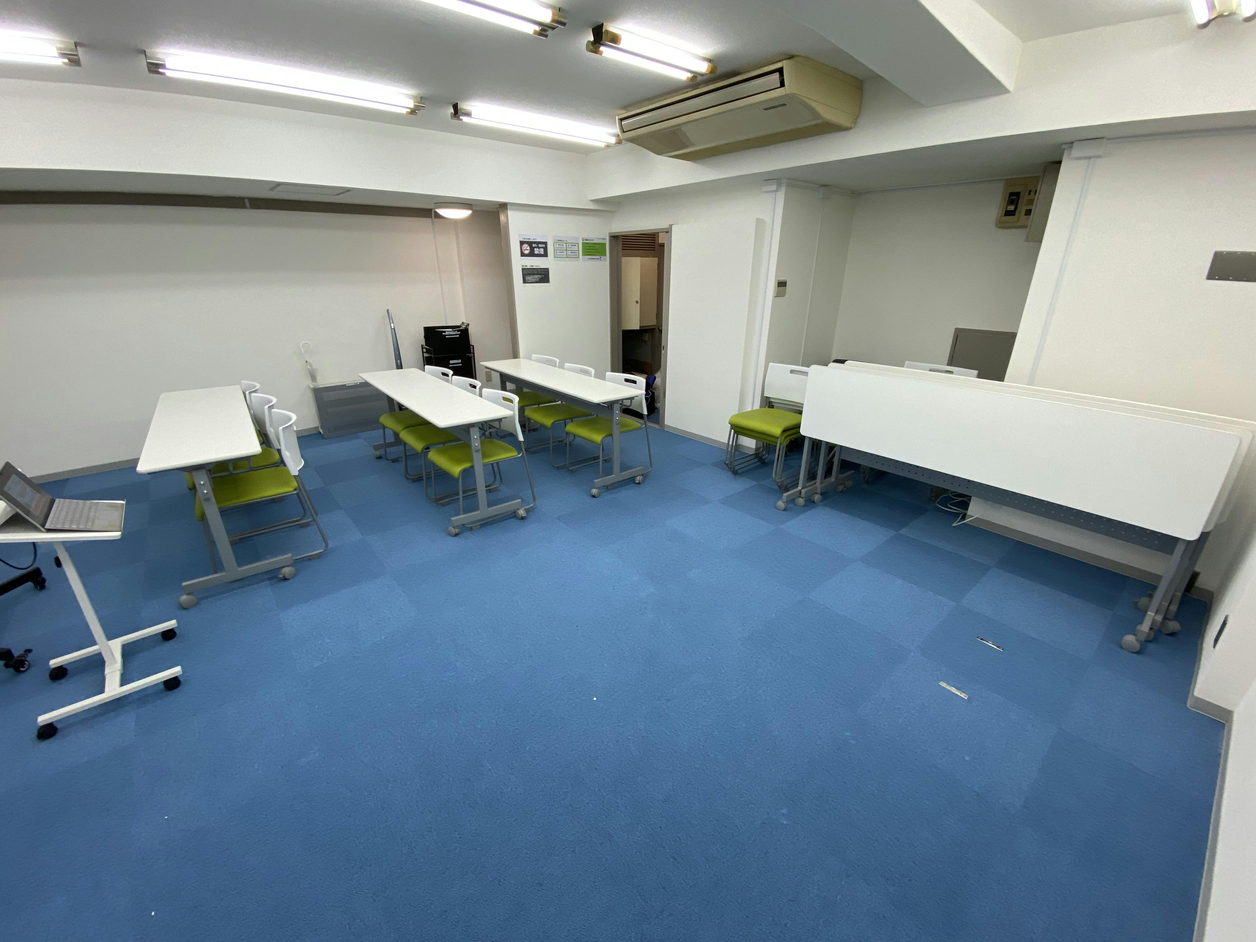 机半分並べた形の横から撮った写真です