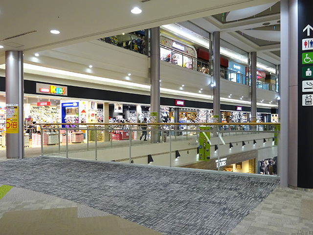 【イオンモール堺北花田】ブリッジ①　GU前