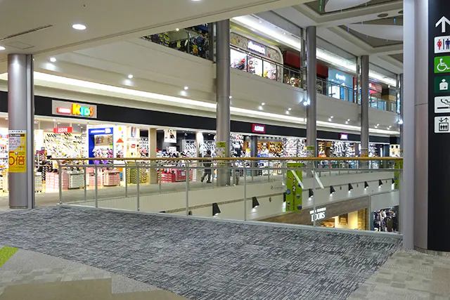 【イオンモール堺北花田】ブリッジ① GU前