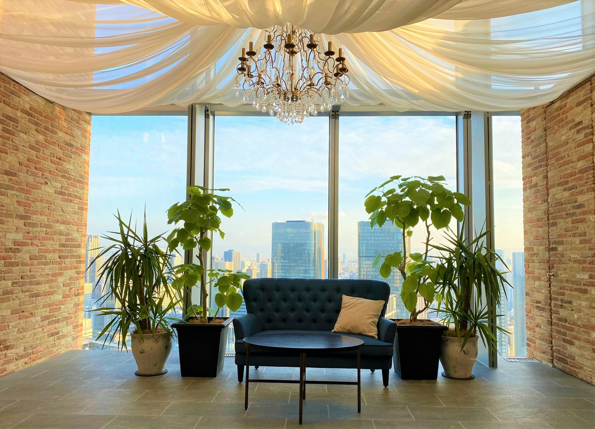 【フラワーコート】33階にあるとは思えない邸宅のような空間。