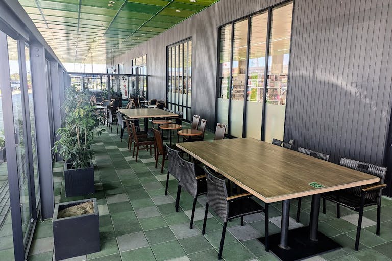 【明文堂書店TSUTAYA KOMATSU店】ポップアップストアやプロモーションに適したテラススペースの画像6