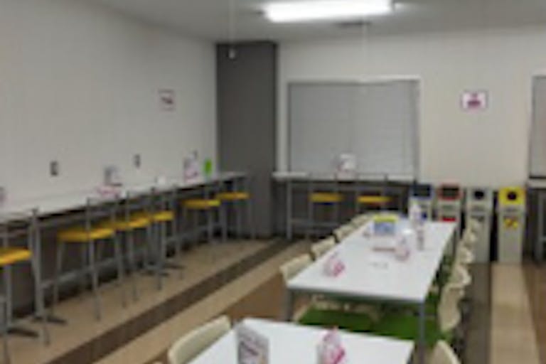 【イオンモール岡山】モール内広告 従業員休憩室の画像2