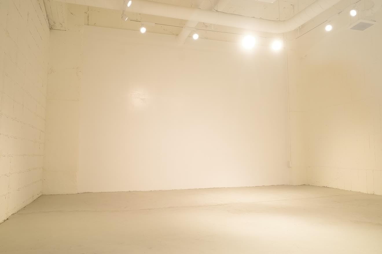 【渋谷駅9分】展示会やワークショップに最適な白壁のシンプルなスペース