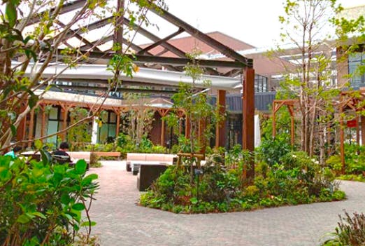 【THE OUTLETS SHONAN HIRATSUKA】VILLEAGE スクエアの画像