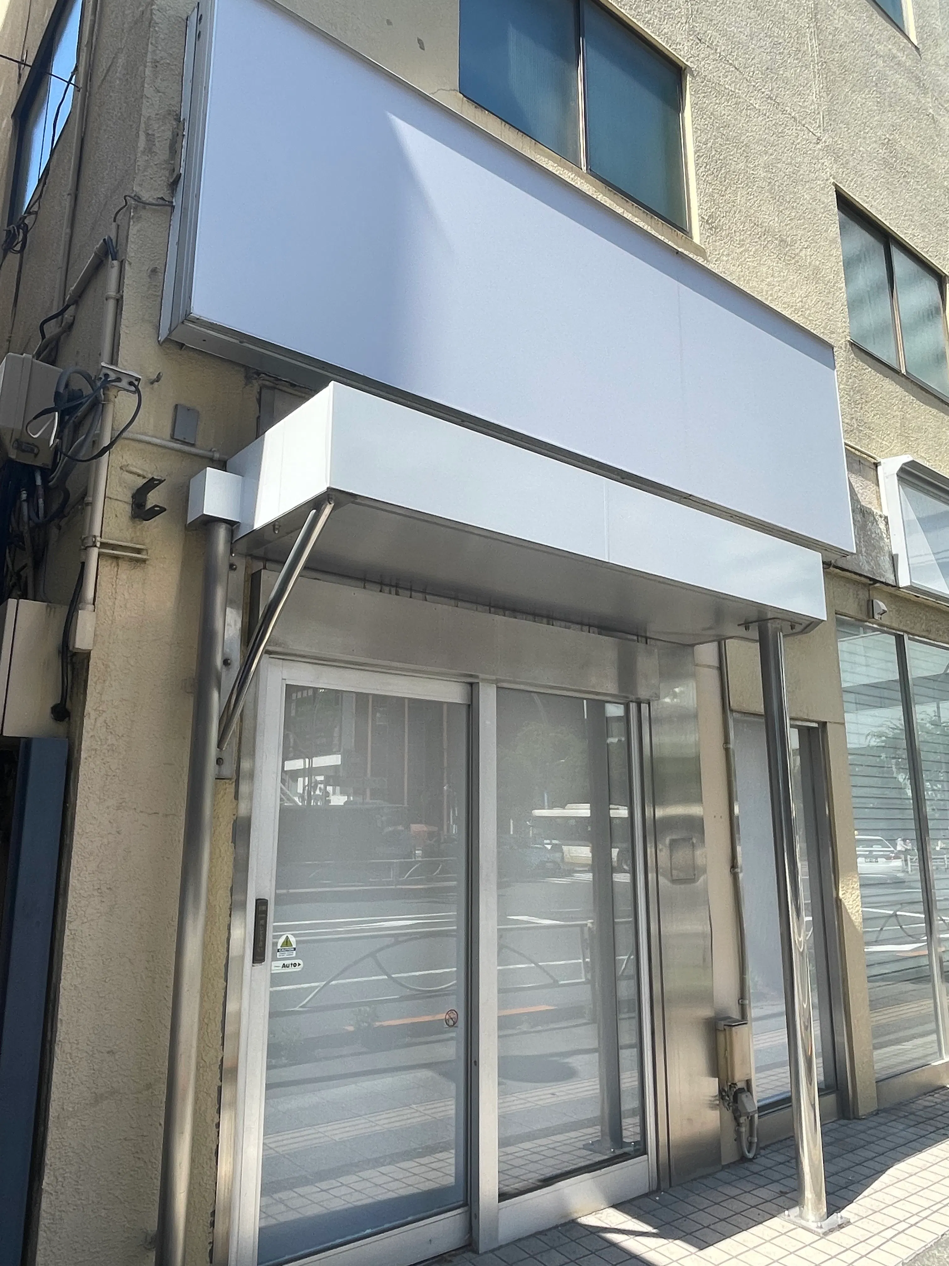 【府中駅北口一階西側｜駅2分】白壁×木目調の32㎡路面1Fポップアップや展示会等に最適なスペース